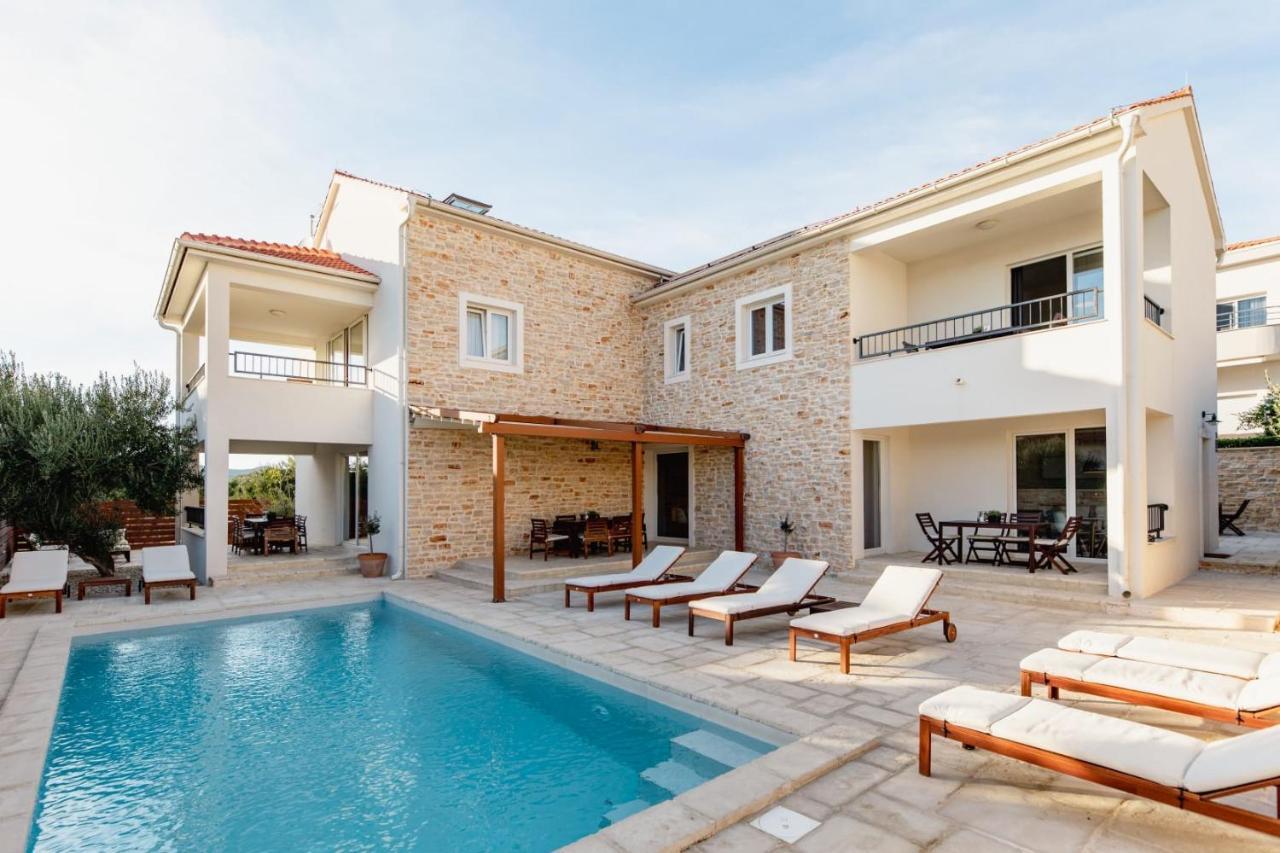 Olive Tree Apartments Водице Екстер'єр фото