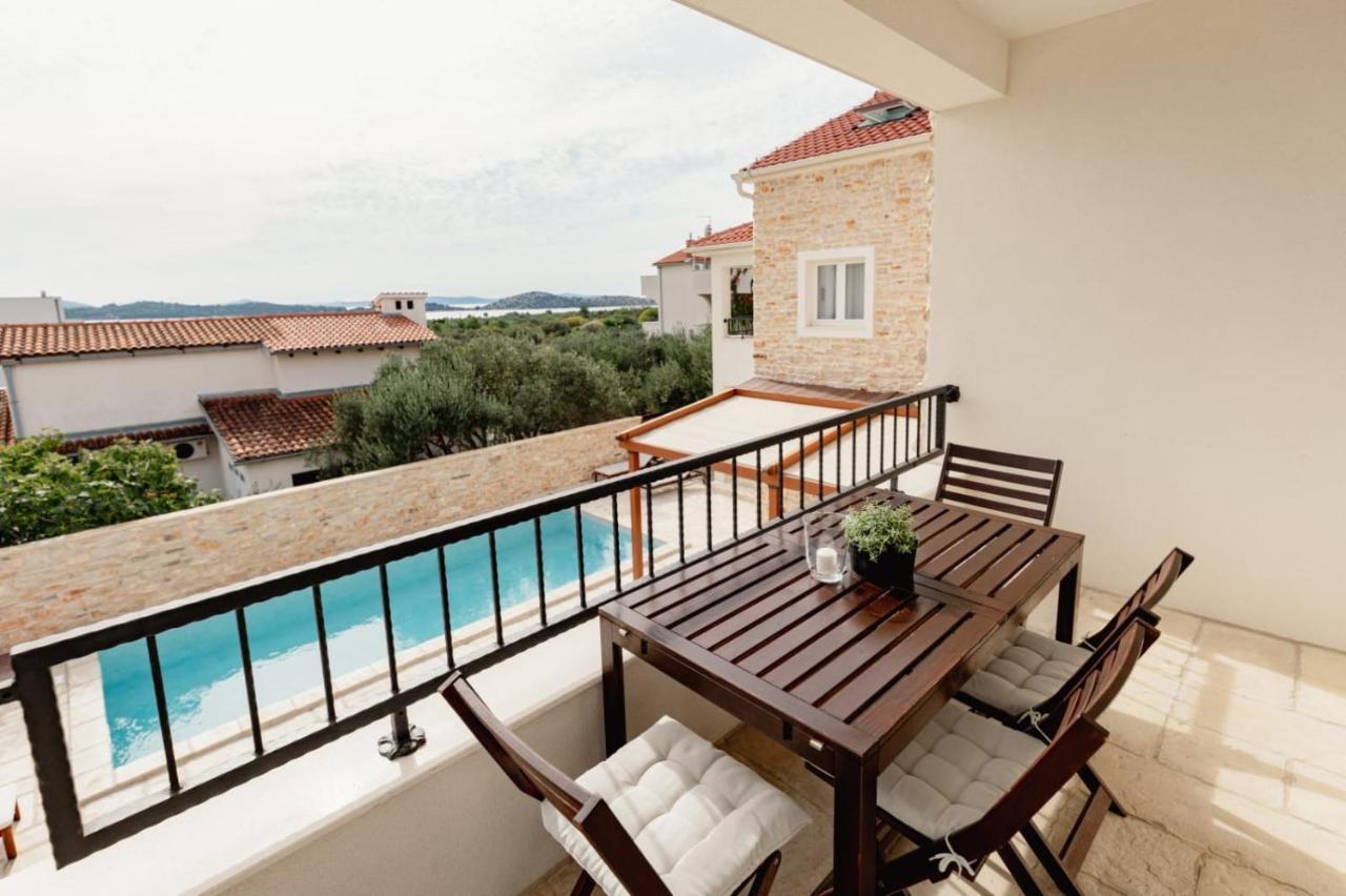 Olive Tree Apartments Водице Екстер'єр фото