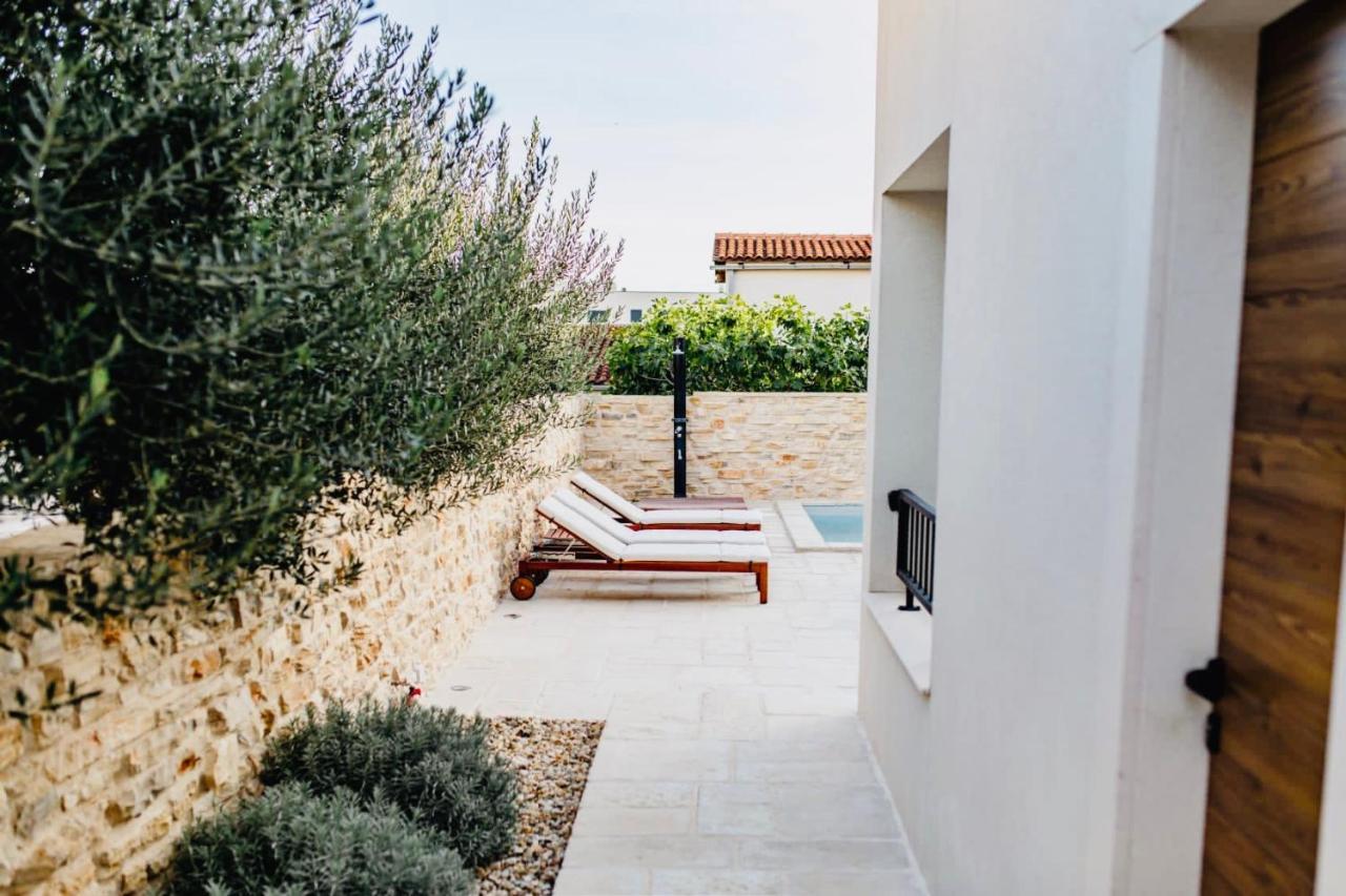 Olive Tree Apartments Водице Екстер'єр фото