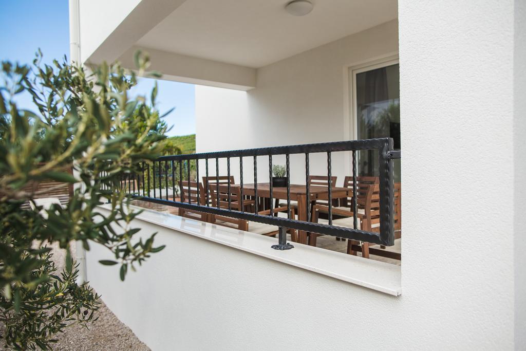 Olive Tree Apartments Водице Екстер'єр фото