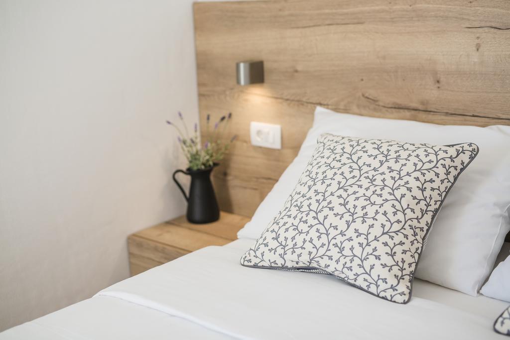Olive Tree Apartments Водице Екстер'єр фото